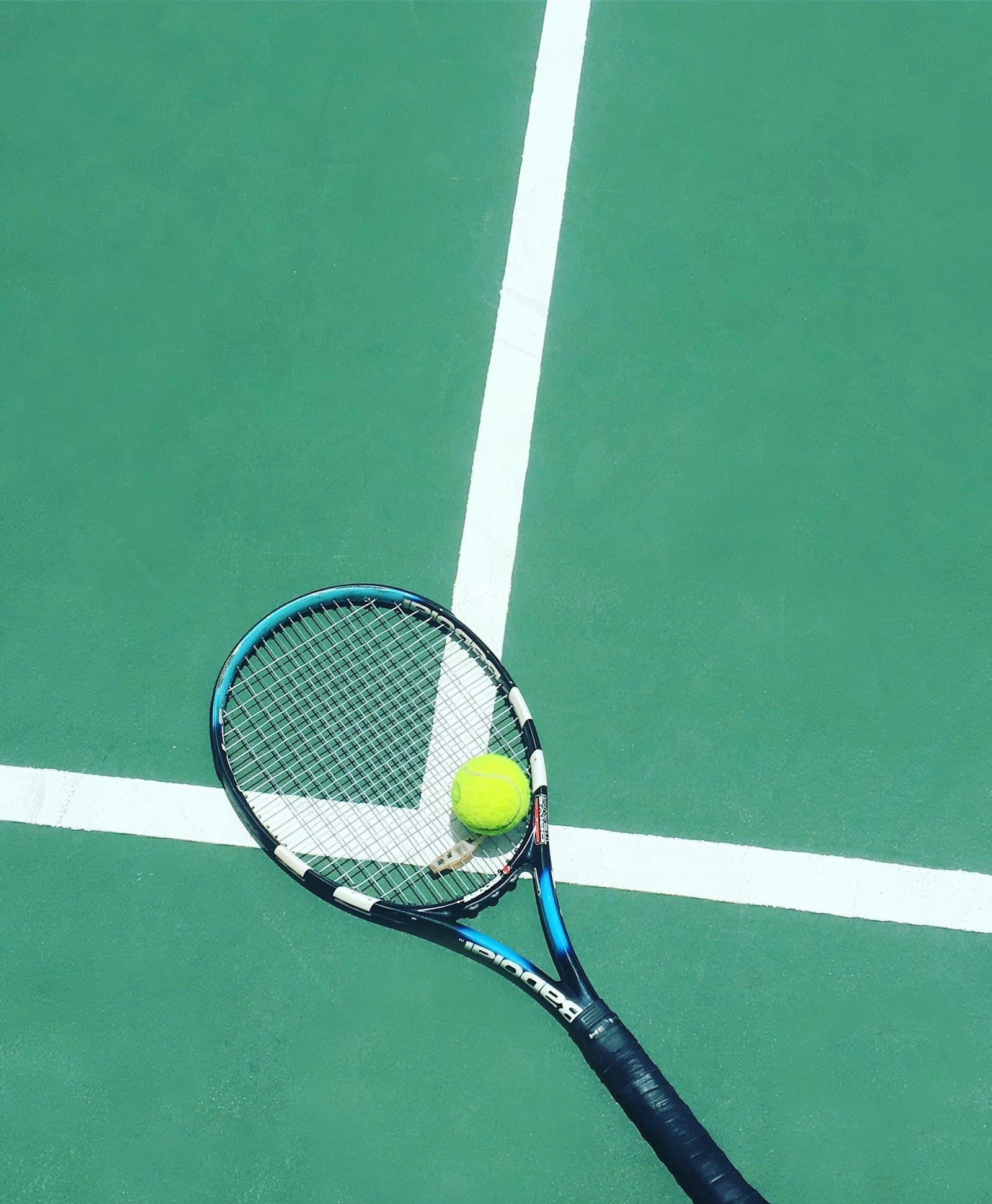 Tennis racquets ready for shipping